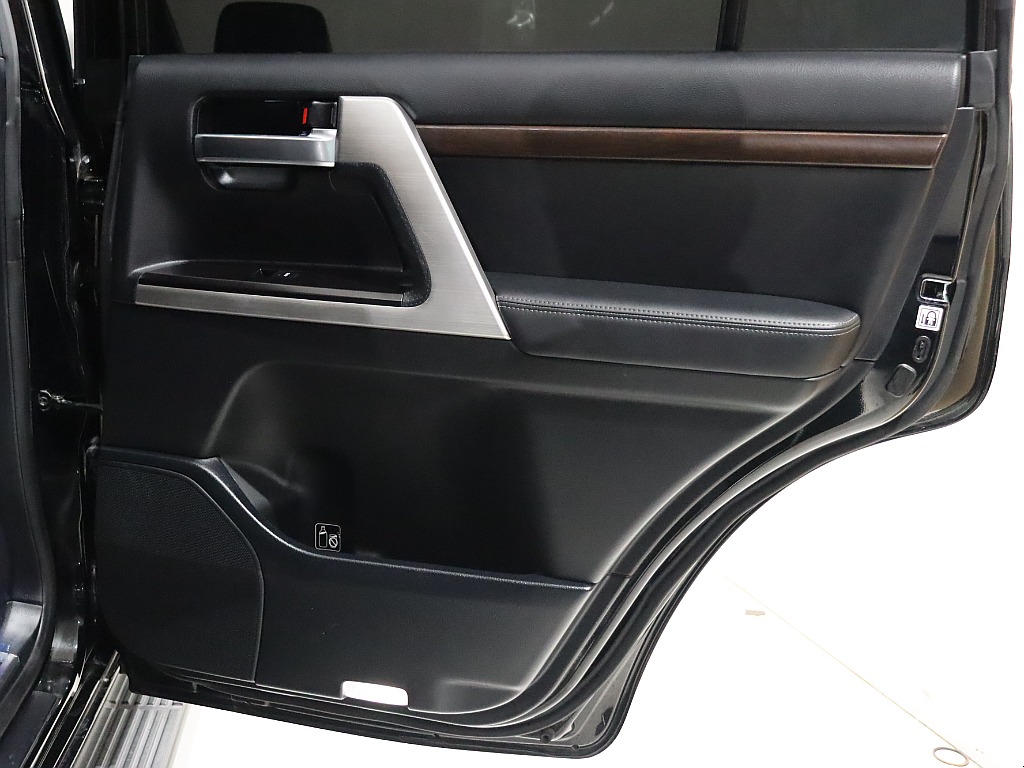 ドア内張の状態も良好です！