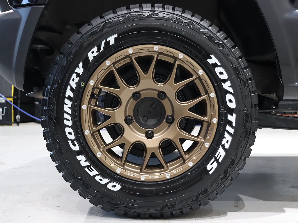 新品マッドヴァンスM8ホイール×新品オープンカントリー！