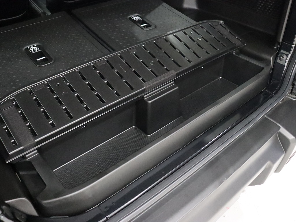 ラゲッジ収納スペース！