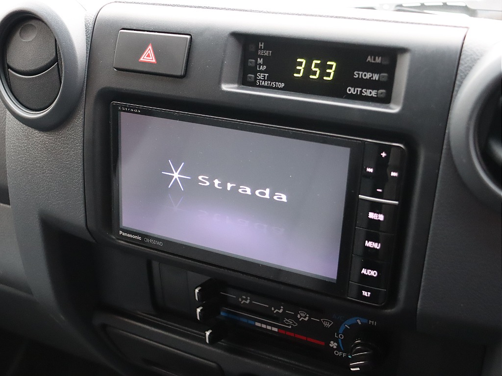 ストラーダナビ！新品への交換も承ります☆