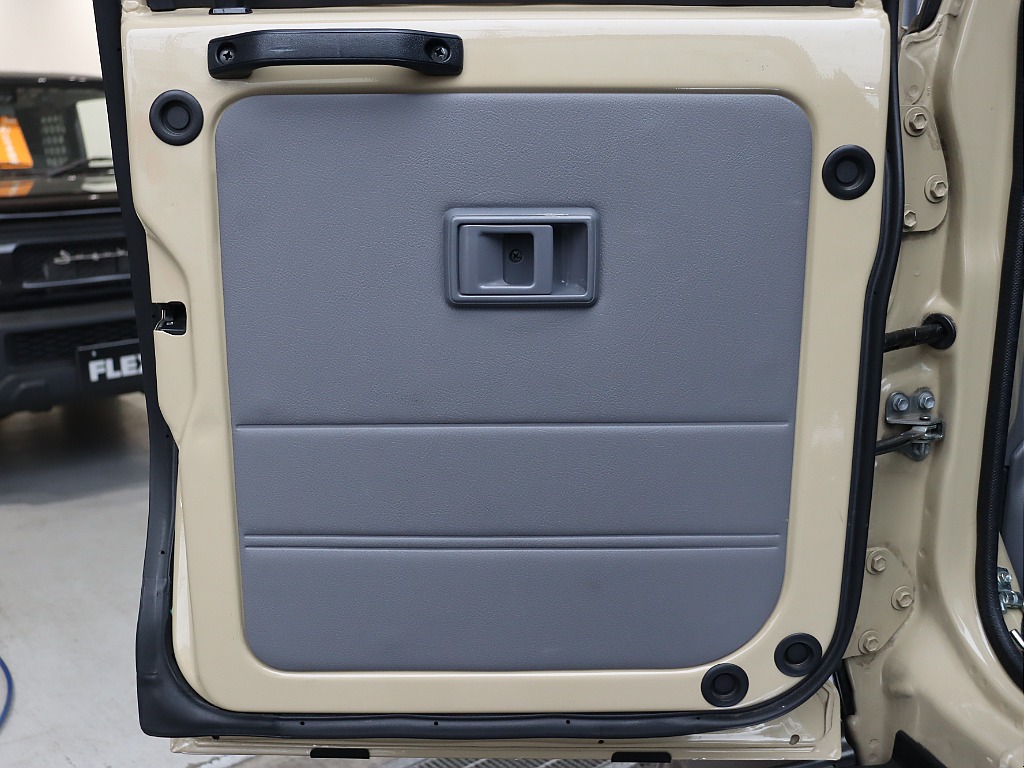 リアゲート内張り！