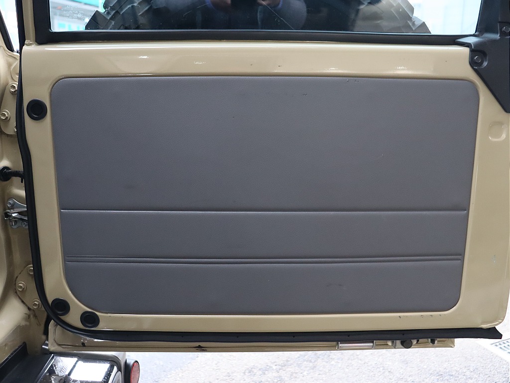 リアゲート内張り！