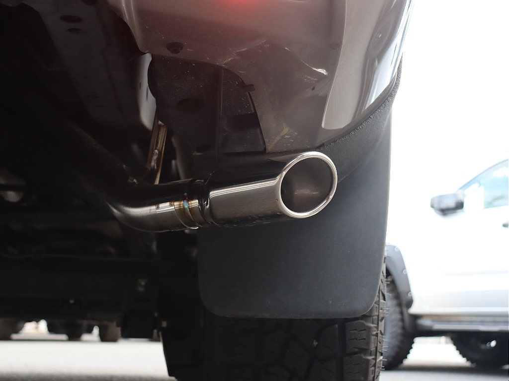 67ROKUNANAオリジナルサイド出しマフラー装着！