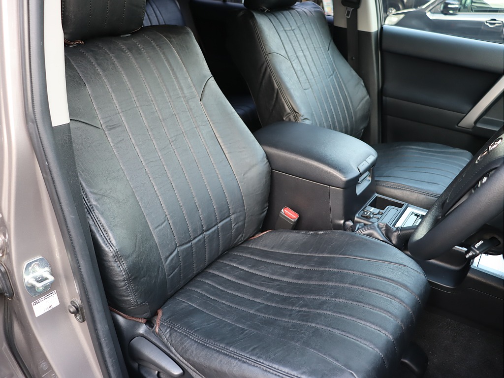 新品クラシックブラックシートカバー装備！！