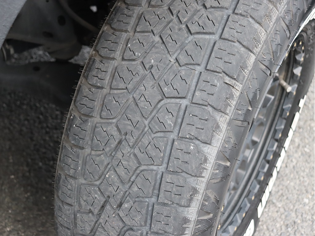 タイヤ溝も残っていますが、新品への交換も承ります☆