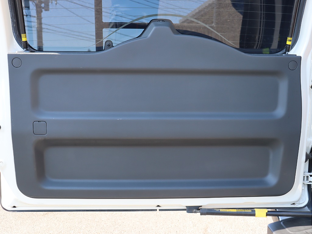 リアゲート内張り！