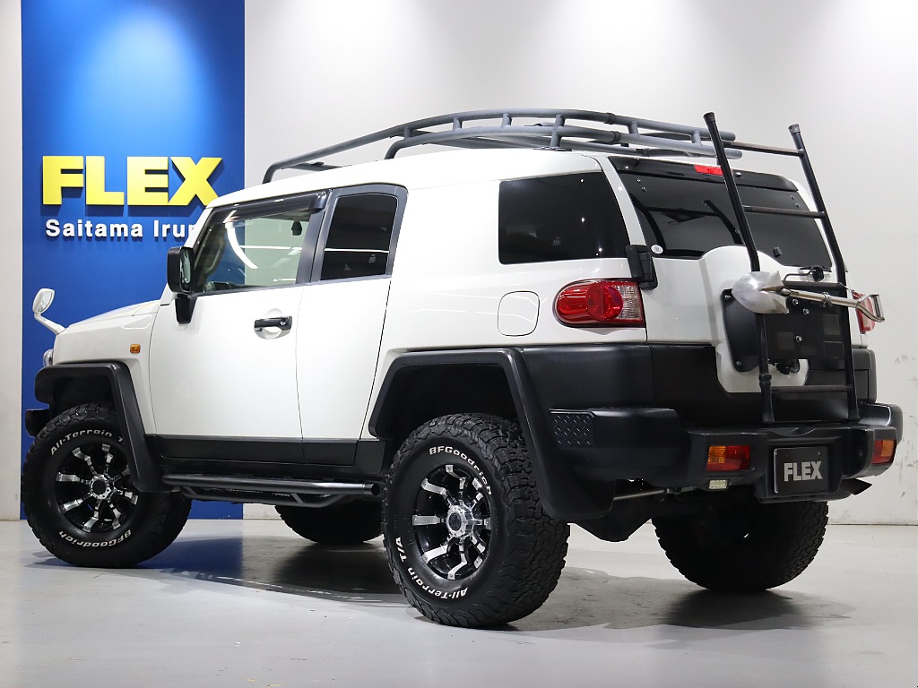 ホワイトカラーのFJはあまり被らないですよ♪