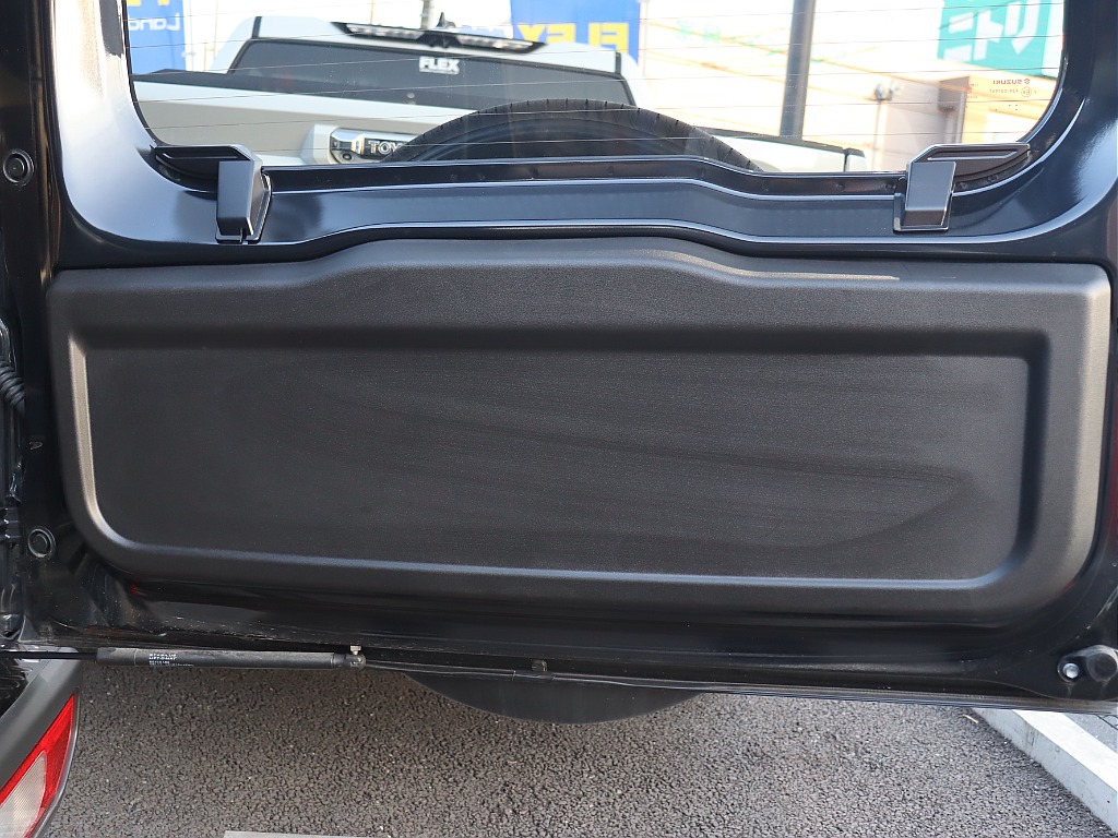 リアゲート内張り！