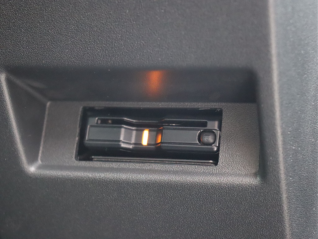 ビルトインタイプのETC車載器！