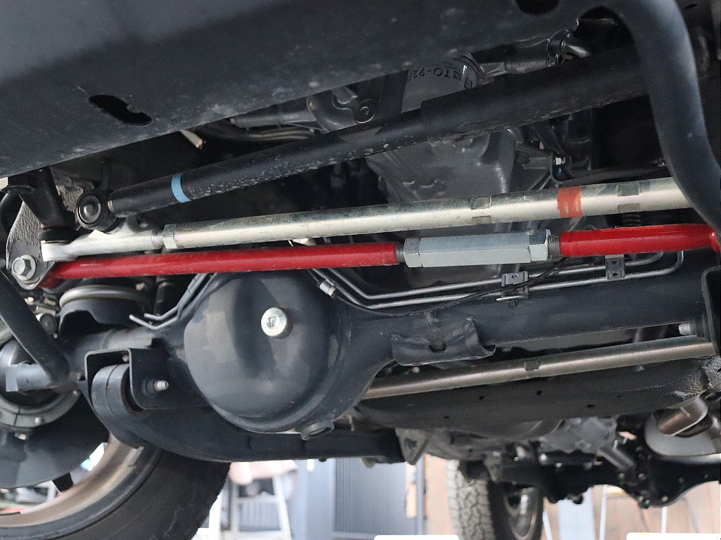 ラテラルロッドも調整式に変更済み！