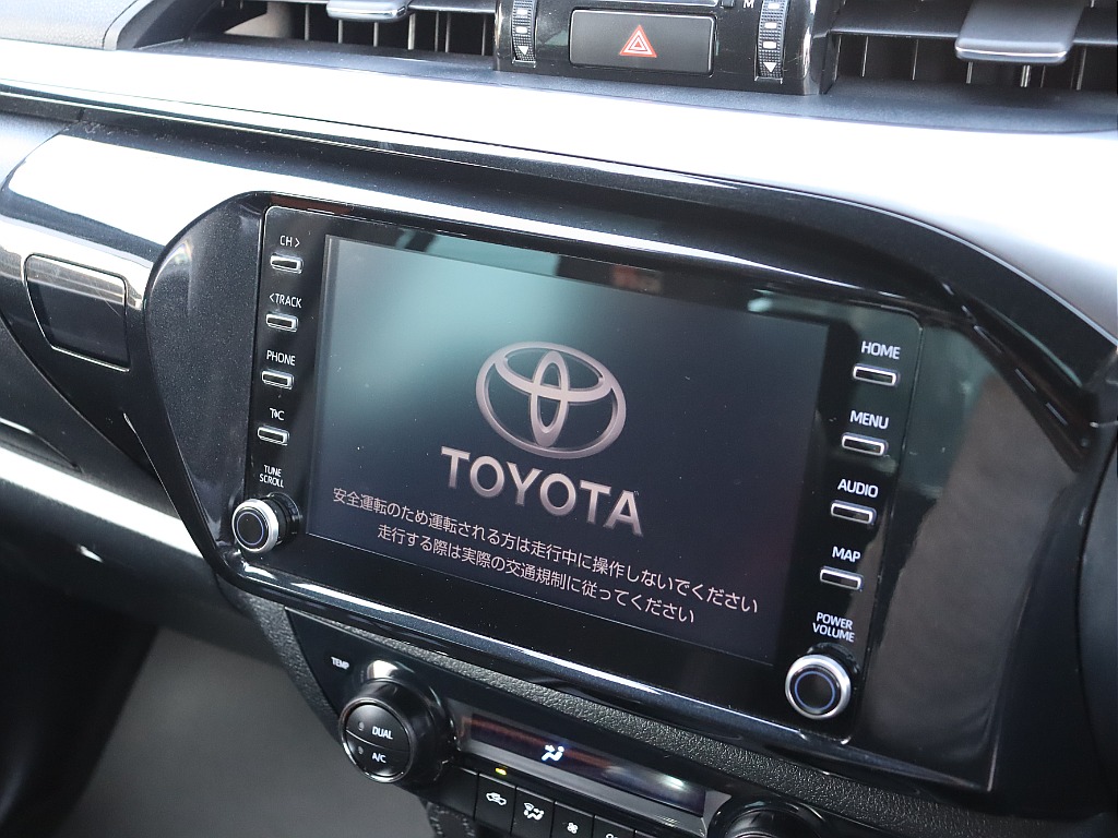 TOYOTA純正ディスプレイオーディオ装備！