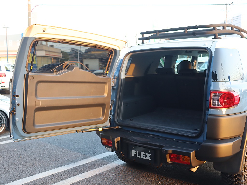 リアゲート横開き！