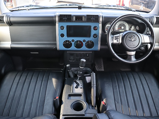 遊び心溢れるインパネ廻り！