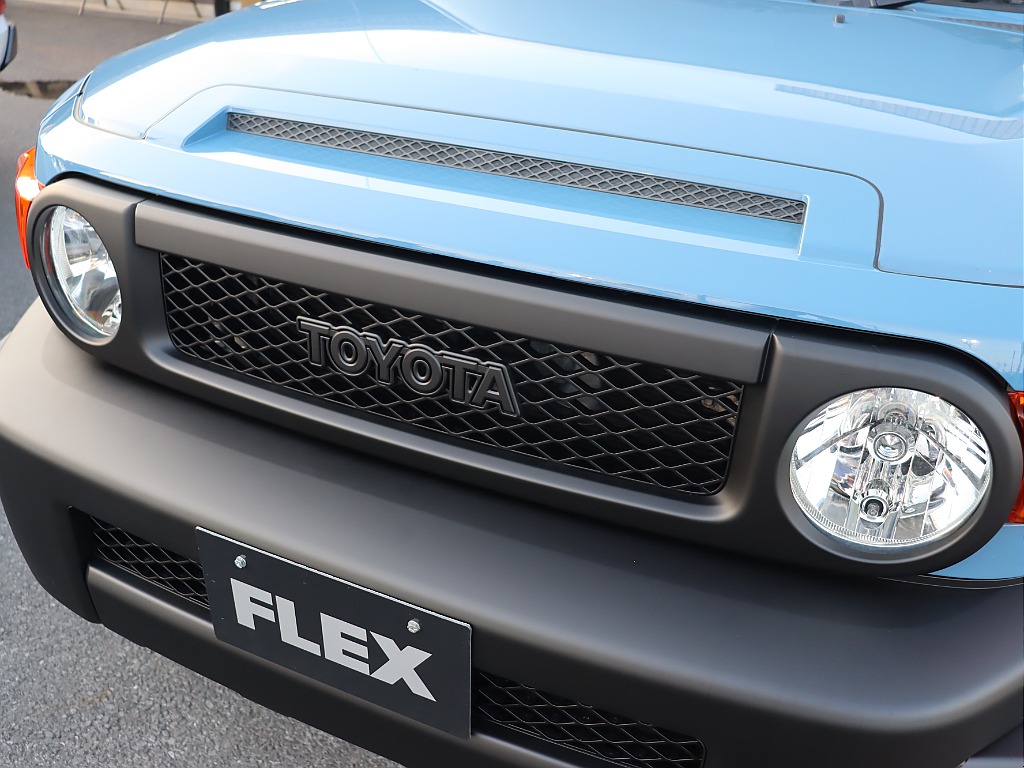 フロントグリルマッドブラック！