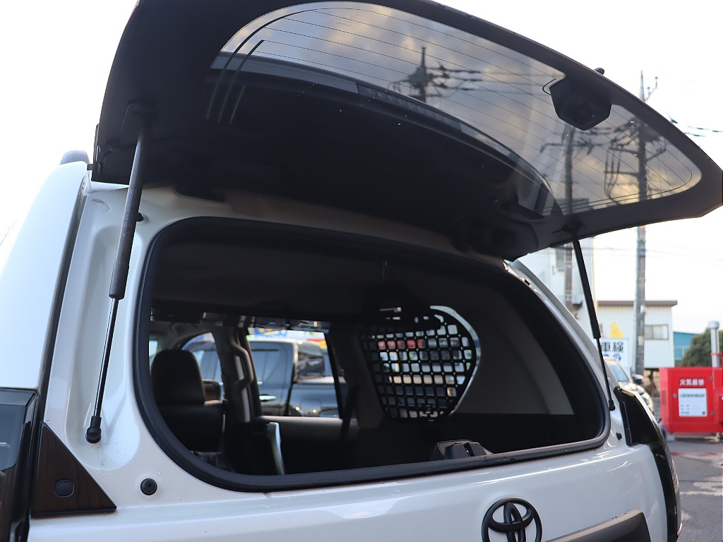 プラドはリアハッチガラス開閉可能！