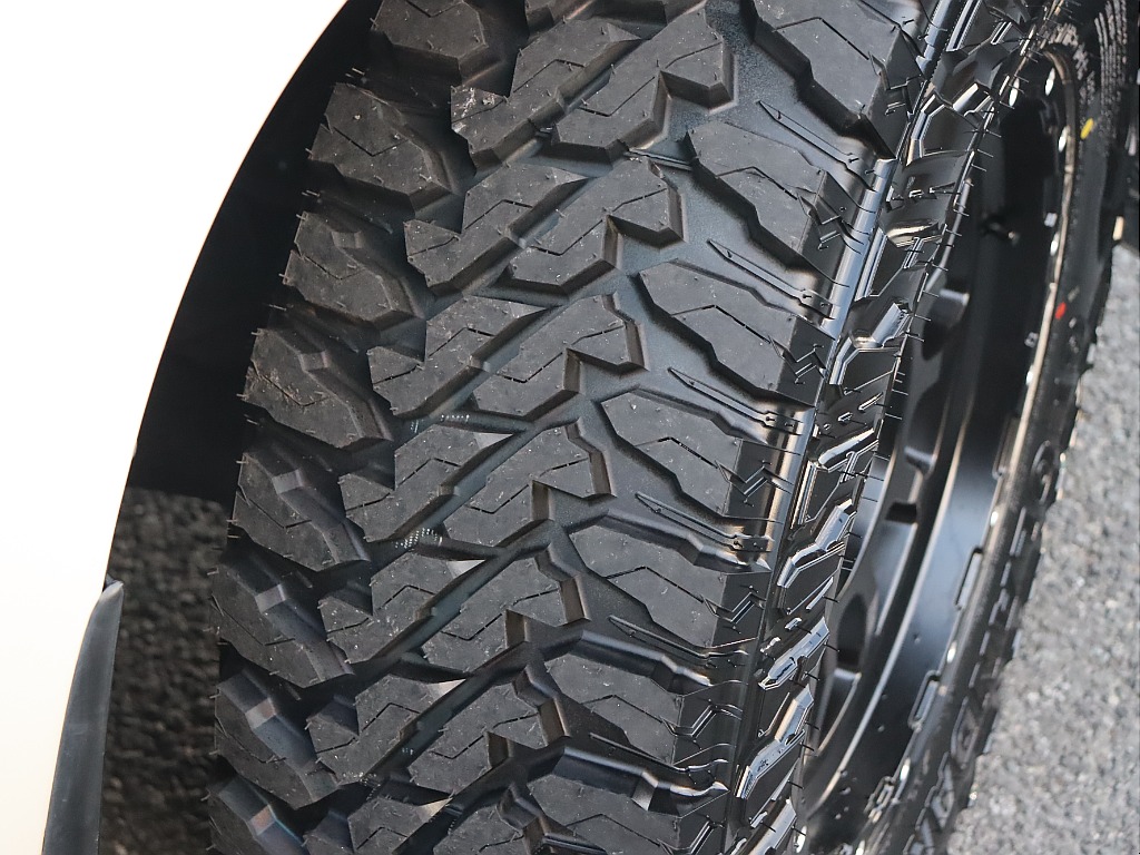 新品タイヤで溝はバッチリ！