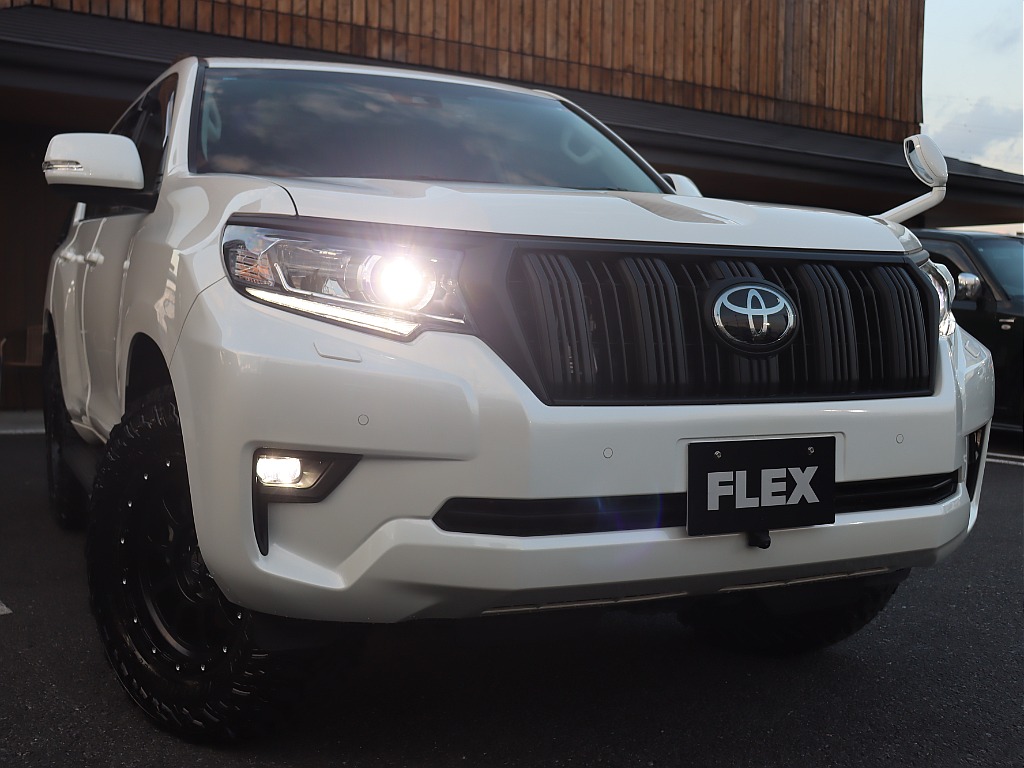 ヘッドライト点灯時もカッコいい♪