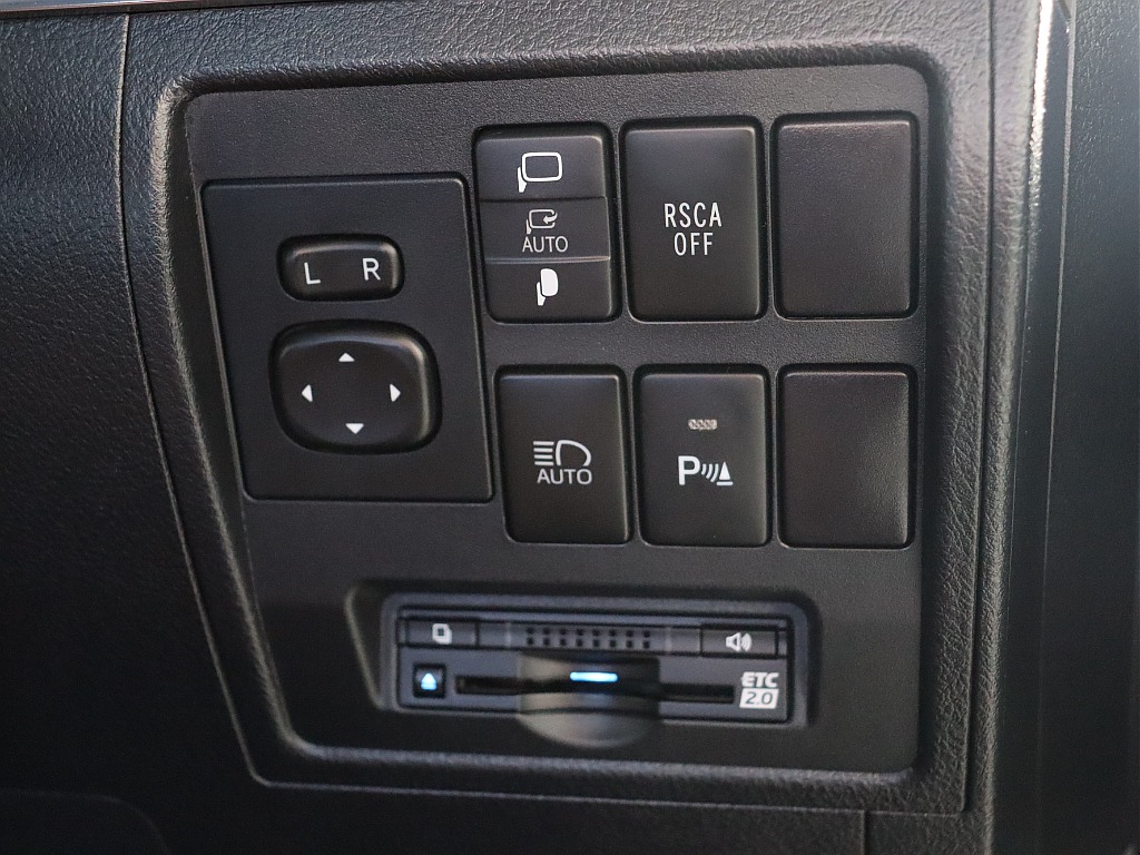 各スイッチ類！ビルトインETC車載器もご利用いただけます！