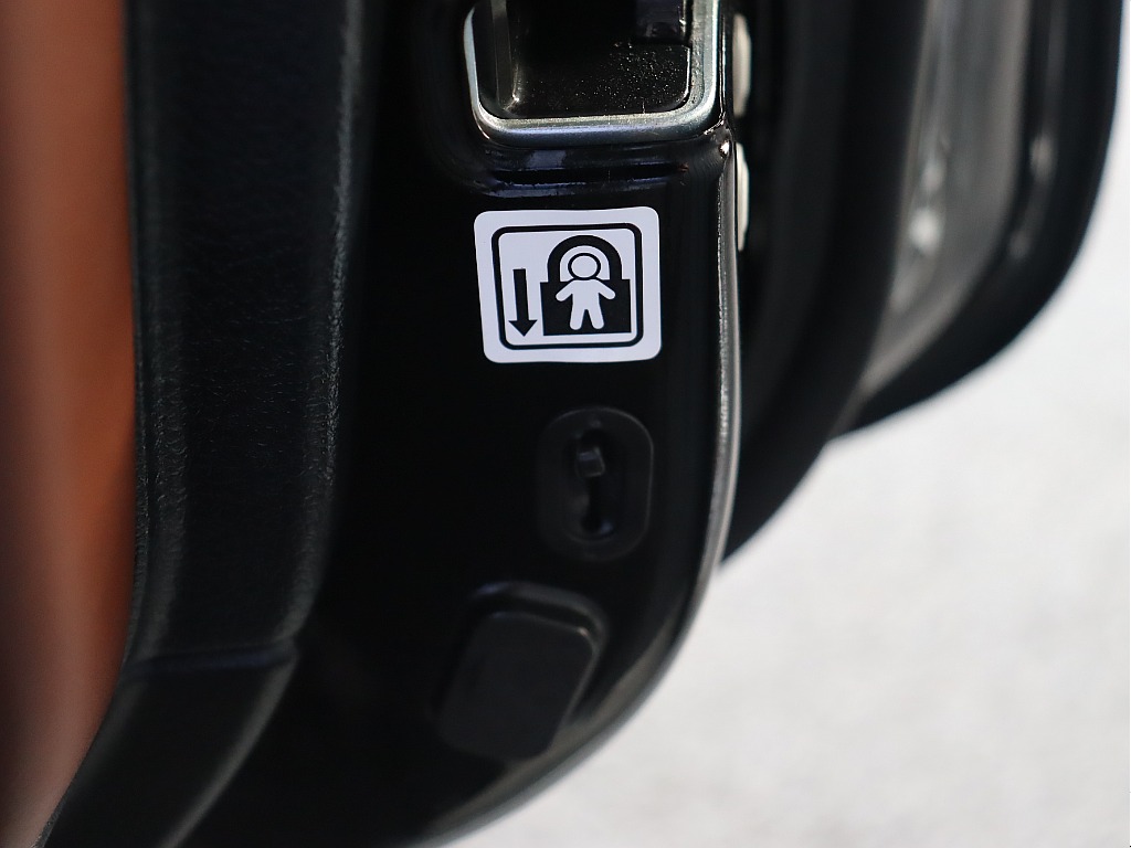 チャイルドロック装備で小さなお子様を乗せられてもご安心いただけます！