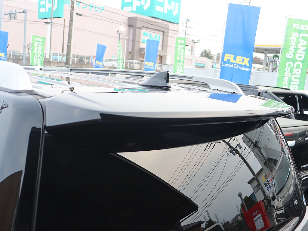 ZXグレードはリアスポイラー標準装備！