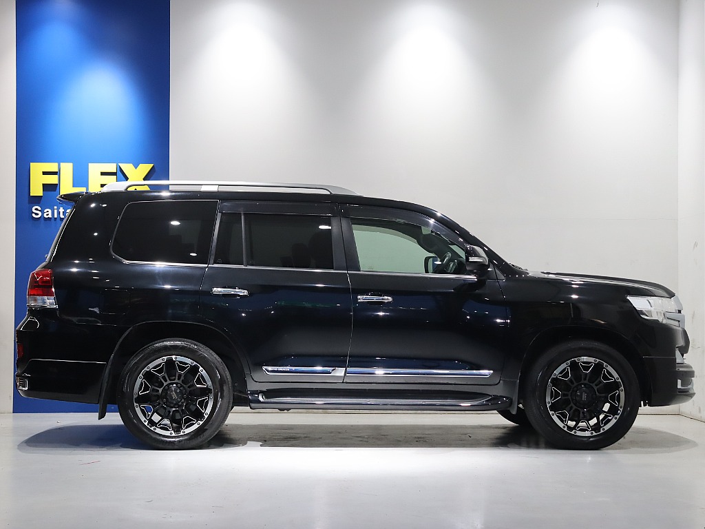 ボディーカラーは202ブラック！