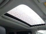 メーカーオプションのサンルーフ付車です！