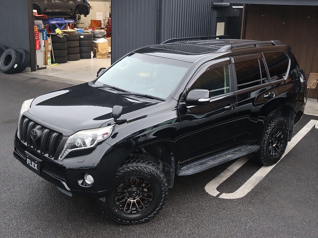 オールブラックでまとまった1台☆