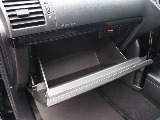 収納力抜群のグローブボックス！
