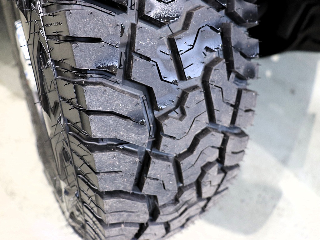 【Renoca 106/買取直販 LC100中期 大画面13インチモニター搭載】低走行10万キロ♪