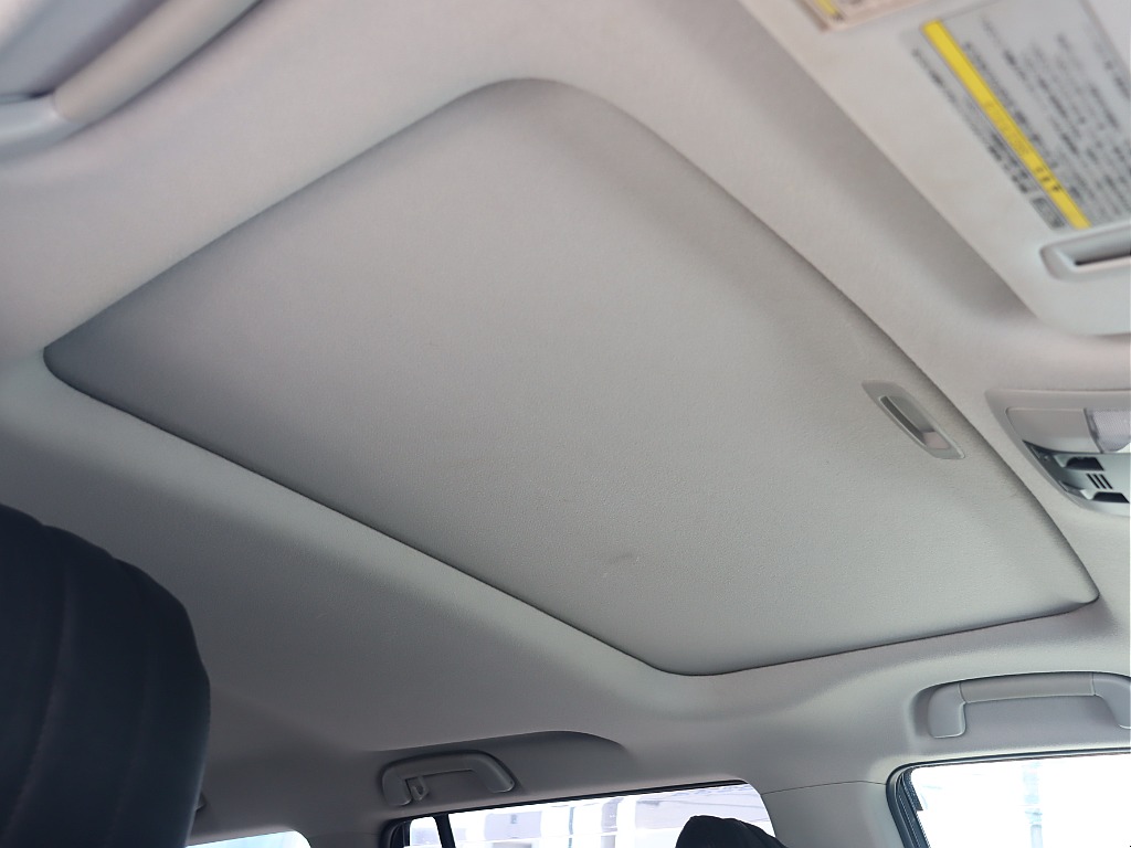 あると嬉しいサンルーフ付き！