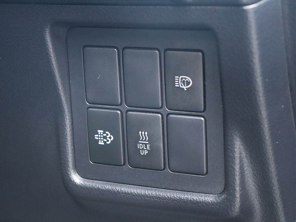 各種スイッチ類です！