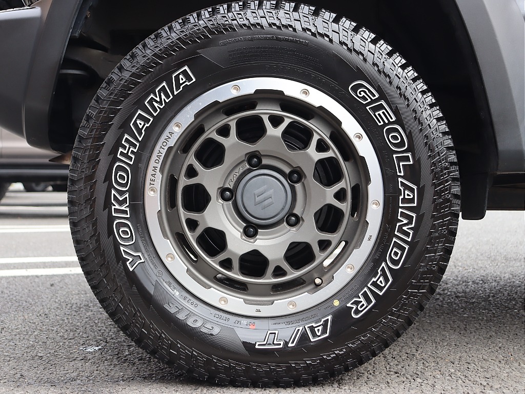 レイズ デイトナM9 １６インチアルミホイールにヨコハマ ジオランダーATタイヤ(235/70/R16)のコンビネーション！