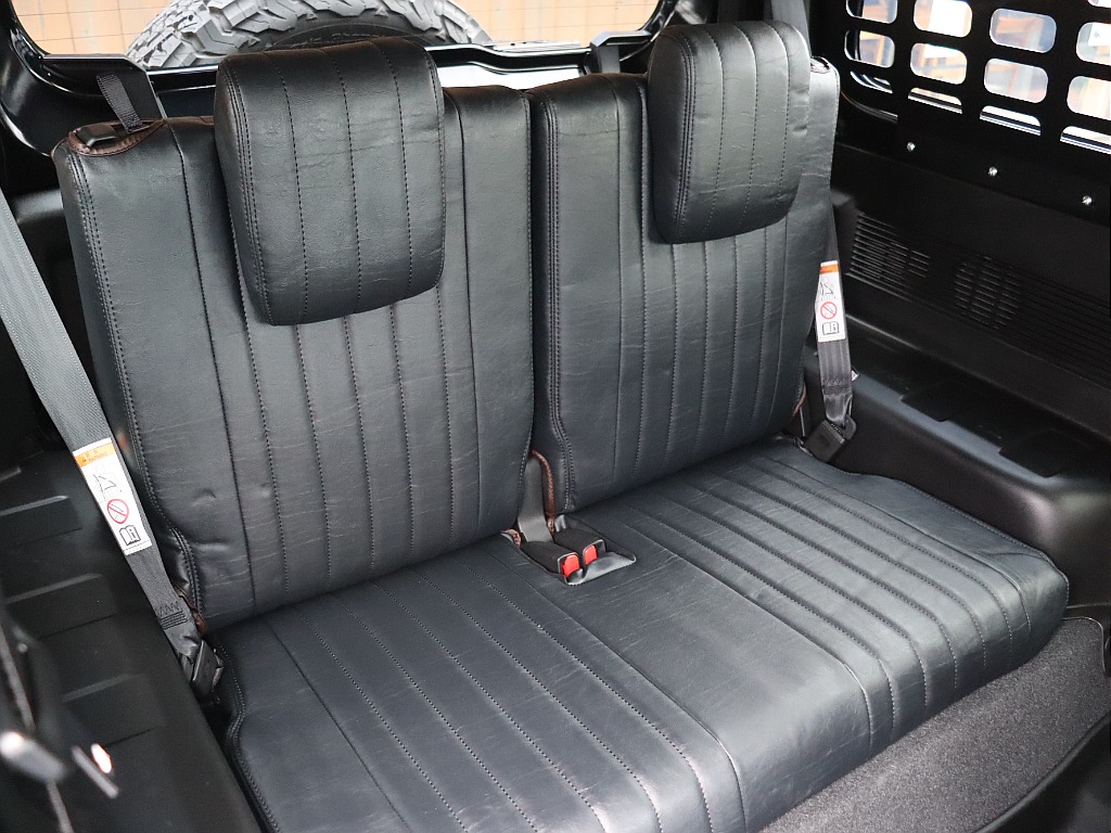 2列目の座席もシートカバー装備！