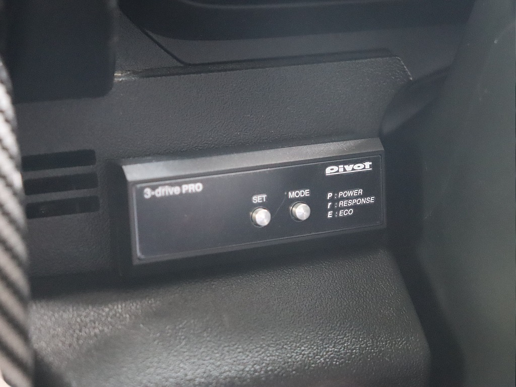 pivotスロットルコントローラー！