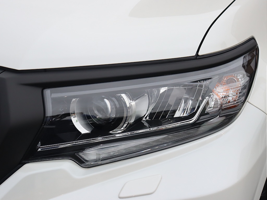 後期型はスタイリッシュなヘッドライトが特徴的です☆