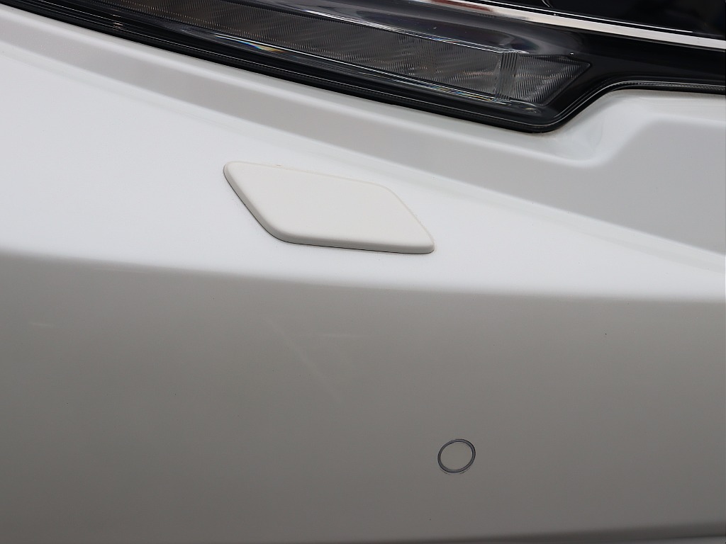 ヘッドライトウォッシャーにクリアランスソナー装備！