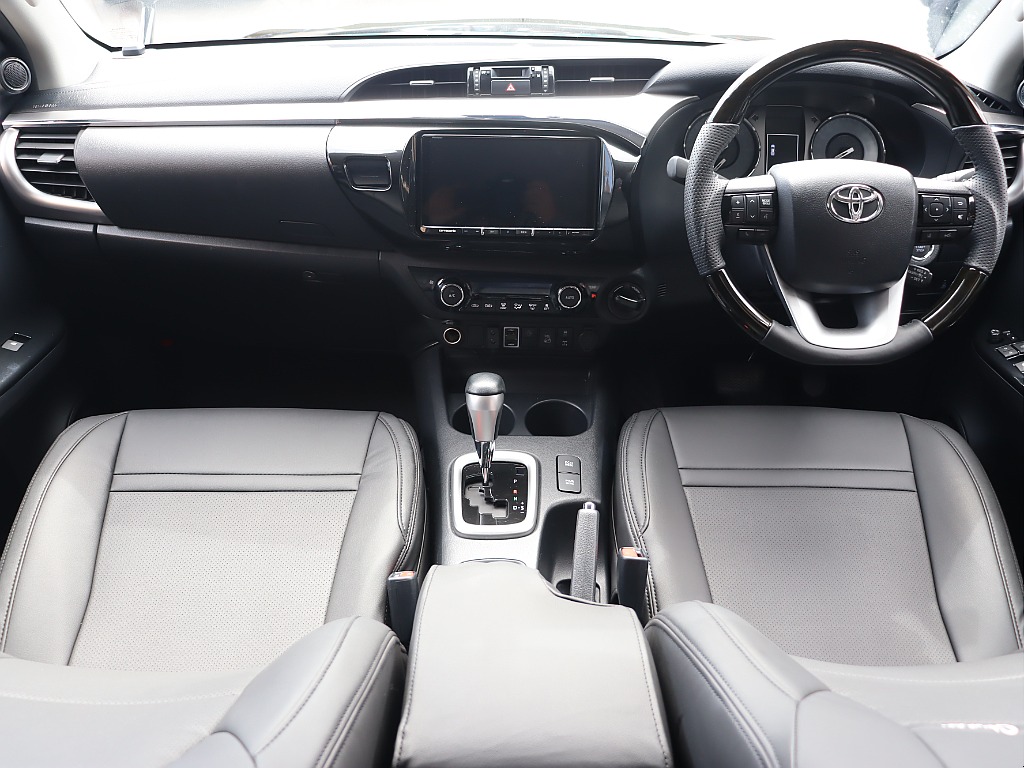 ピックアップトラックとは思えない使い勝手の良いインパネ廻り！