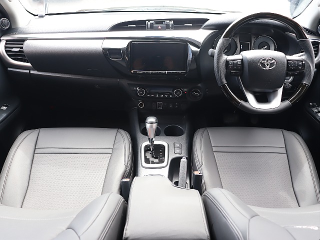 ピックアップトラックとは思えない使い勝手の良いインパネ廻り！