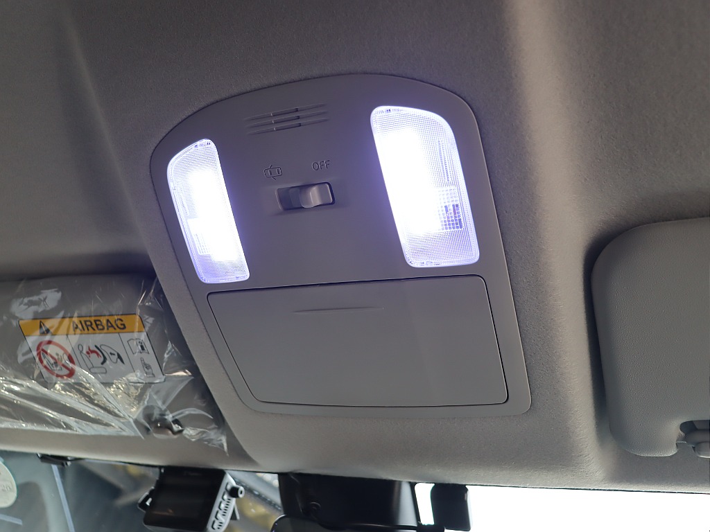 ルームランプはLEDに変わっております！