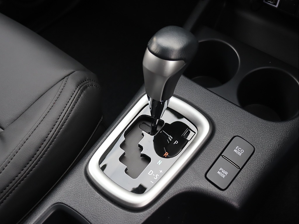 シフトノブ廻り！