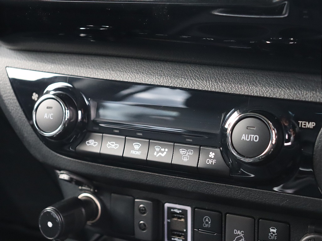 Zグレードはオートエアコンになります！