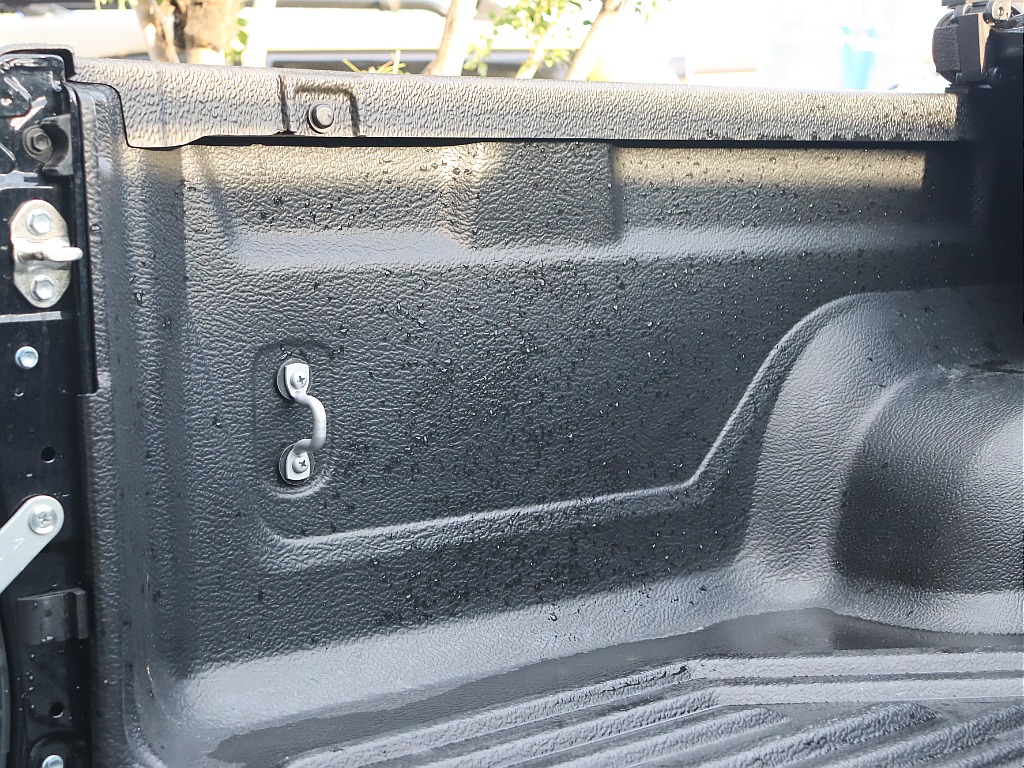 ベッドライナー内側！