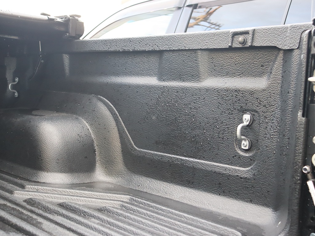 ベッドライナー内側！