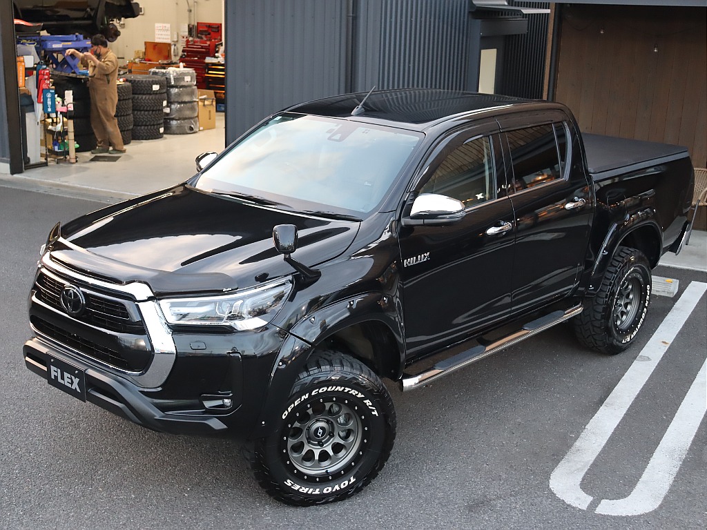 ここまでカスタムされたハイラックスは珍しいですよ☆