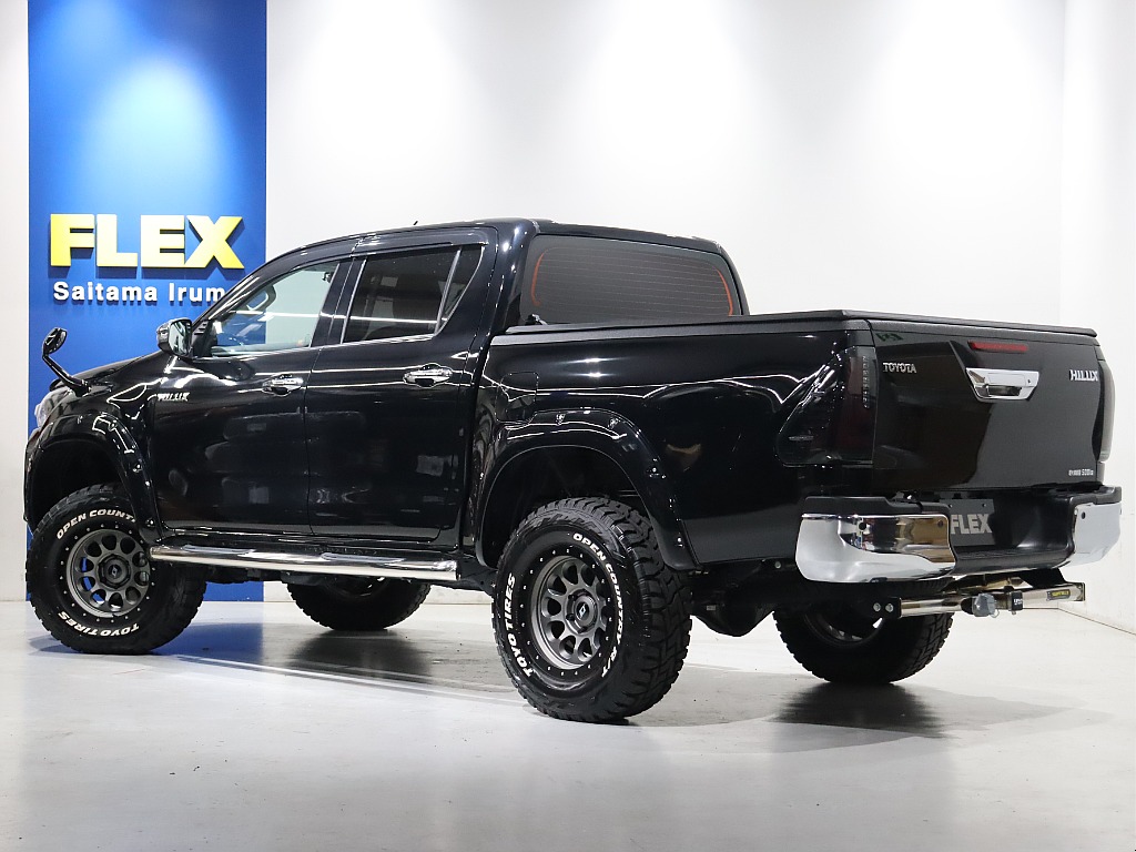 サイドステップ付きで乗り降り楽チン♪