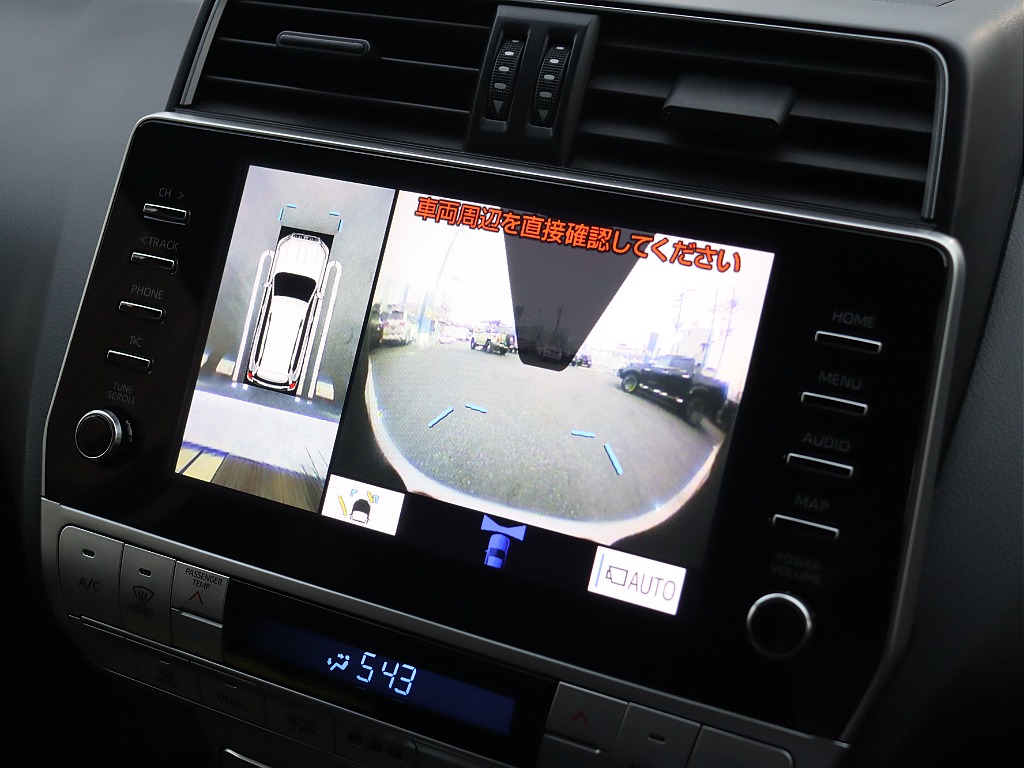 パノラミックビューモニターで運転も安心ですね☆