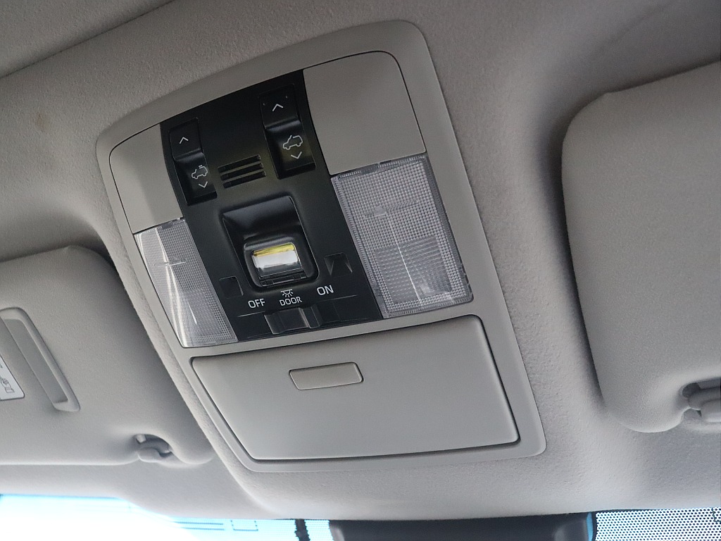 ルームランプスイッチ！LEDへの交換も承ります☆