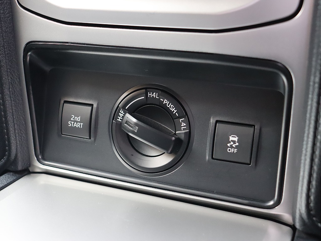 フルタイム４WD！