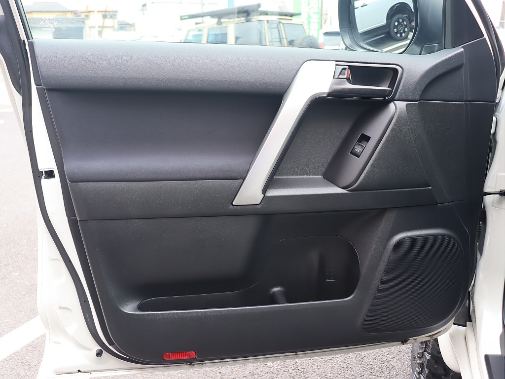 ドア内張の状態も良好です！