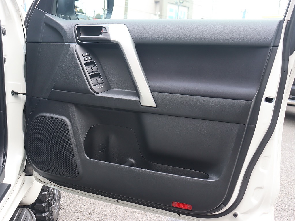 ドア内張の状態も良好です！